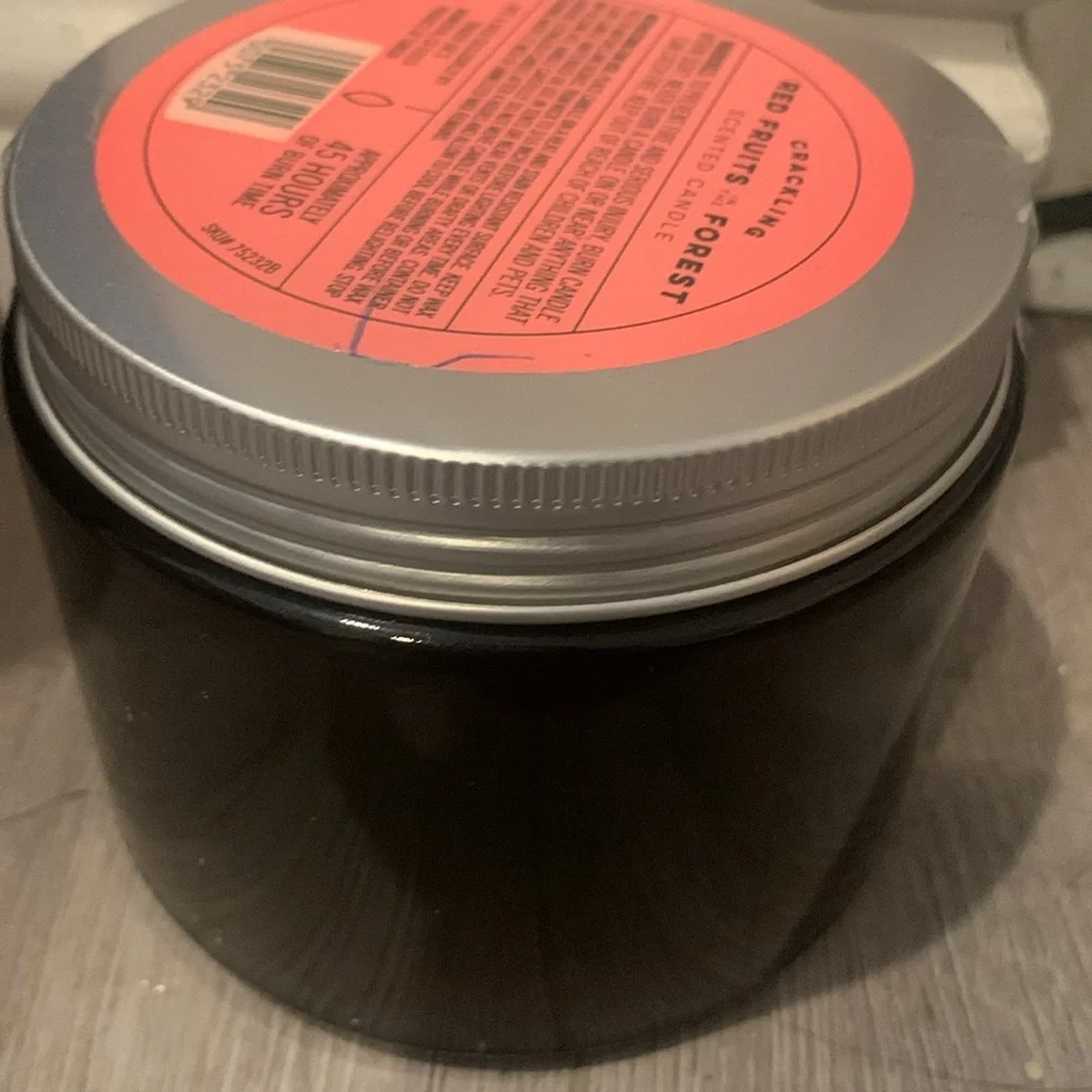 Trader Joe’s Crackling Wood Wick Red Fruits in the Forest Candle